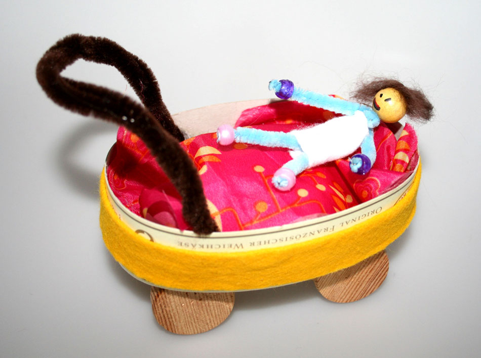 Kinderwagen mit Baby von Adriana (6)