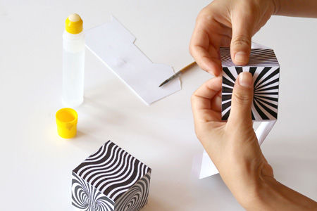 Op-Art Würfel basteln mit Kindern