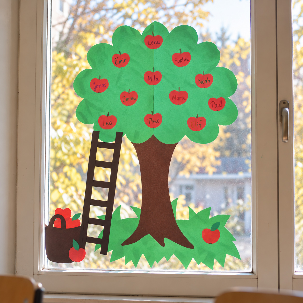 Apfelbaum-Fensterbild – Gemeinschaftsprojekt PDF