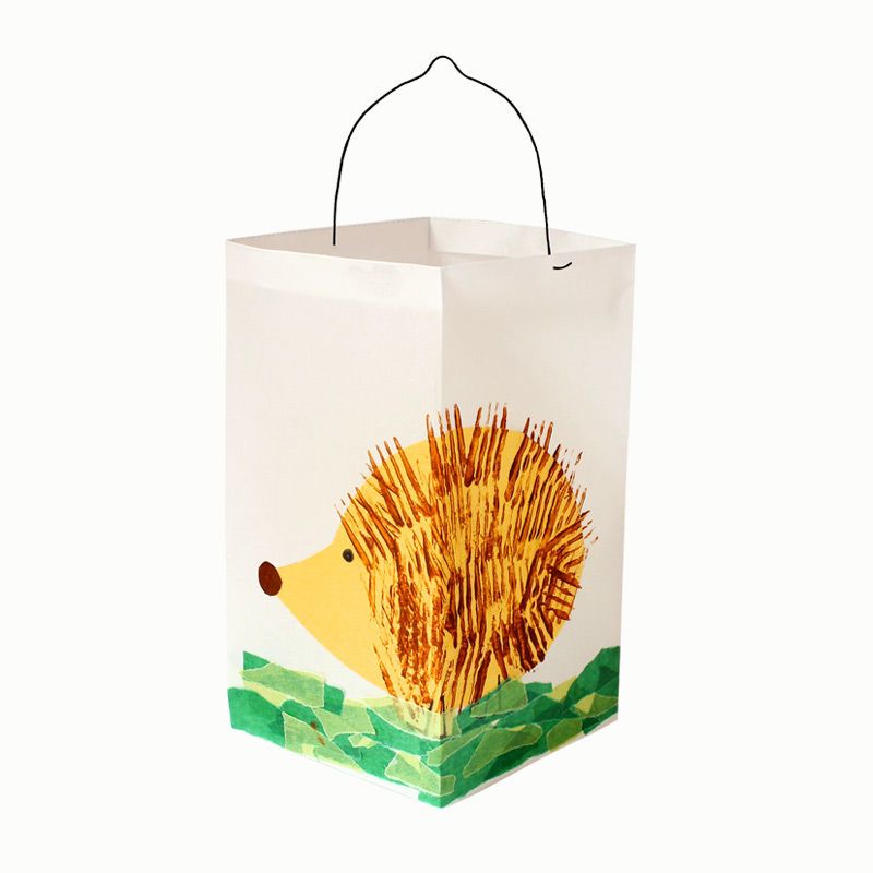 Eckige Faltlaterne aus Pergament mit Igel-Motiv gestaltet