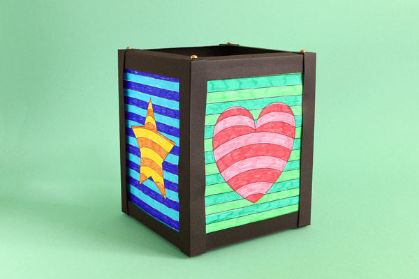 Anleitung: Karton-Laterne mit Op-Art 3D Motiven basteln