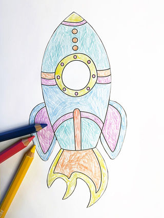 Personalisierte Weltraum-Collagen basteln mit Kindern