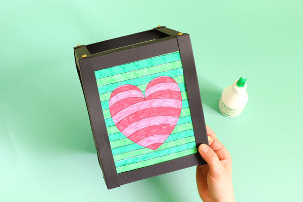 Anleitung: Karton-Laterne mit Op-Art 3D Motiven basteln